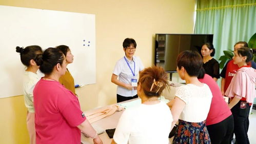 福州市海峽家政服務中心暨女王智慧公司新址正式揭牌，家政服務邁向新篇章